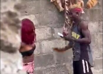 Skitmaker pranks lady to go bare, do quicky for iphone 12 (VIDEO)