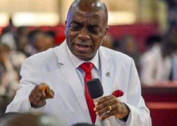 What I did when I saw myself in a coffin ⚰️ in my dream, Bishop Oyedepo tells church members (VIDEO)
