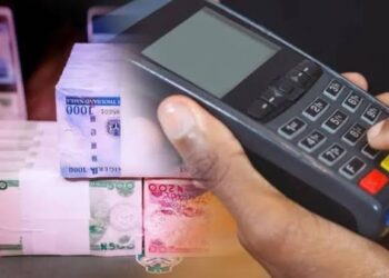 Mob burn PoS attendance for selling new note 10k with 4k charges in Benin (VIDEO)