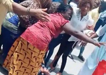 Woman goes into labour during queue to collect cash at bank in Port-Harcourt (VIDEO)
