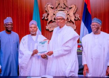 Buhari receives asset declaration form from CCB