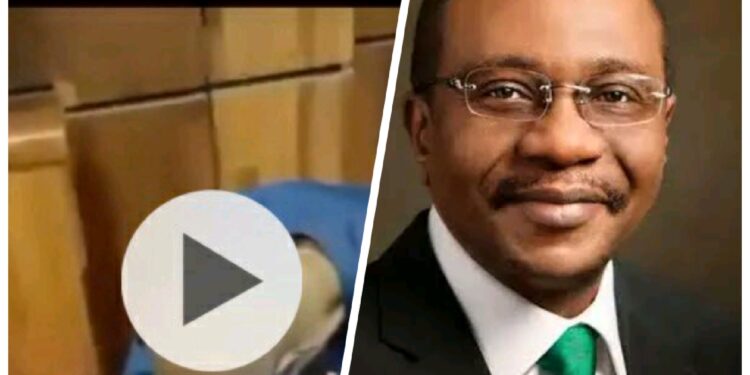 Emefiele captured weeping, hiding his face in court (VIDEO)