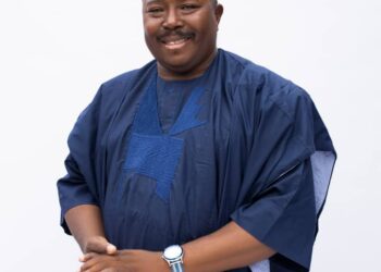Sharafadeen Alli donates, commissions borehole in Lanlate as community appreciates Senator for the goodwill