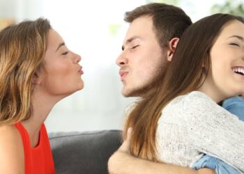 Monogamy, polygamy, or adultery – which relationship style is good for men?