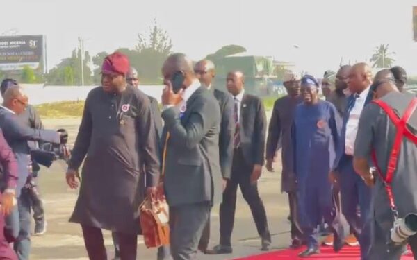 Tinubu criticized for arriving late at Senegalese inauguration after all presidents were seated (VIDEO)