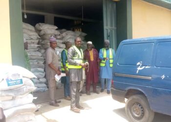 Muslim community distributes 30,000 bags of rice to indigent Muslims