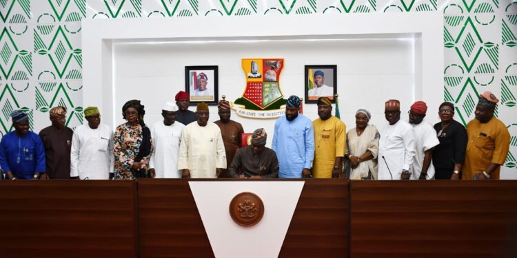 Makinde Signs N684 Billion 2025 Appropriation Act, Targets 80% Budget Implementation
